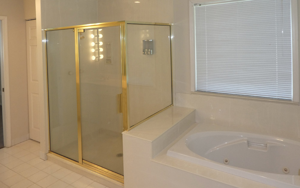 Lk Sammamish 2nd floor bathroom